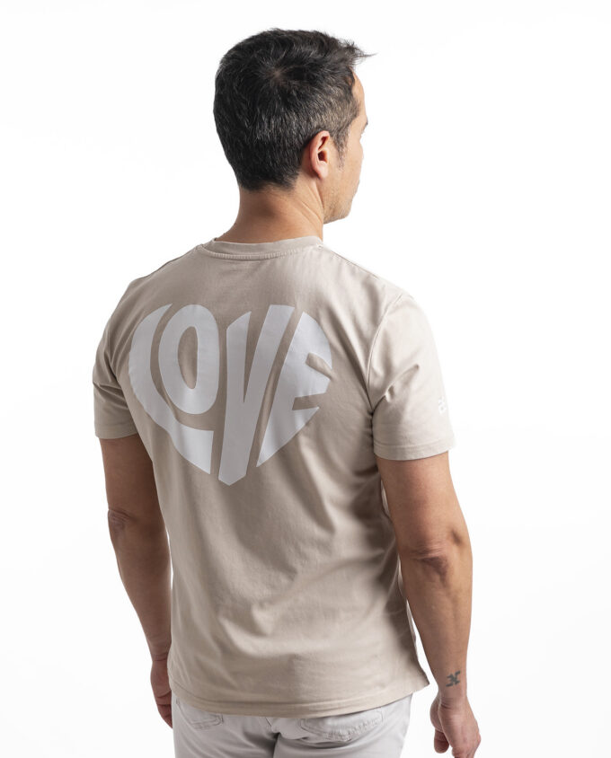LOVE Camiseta icónica Unisex - Imagen 11